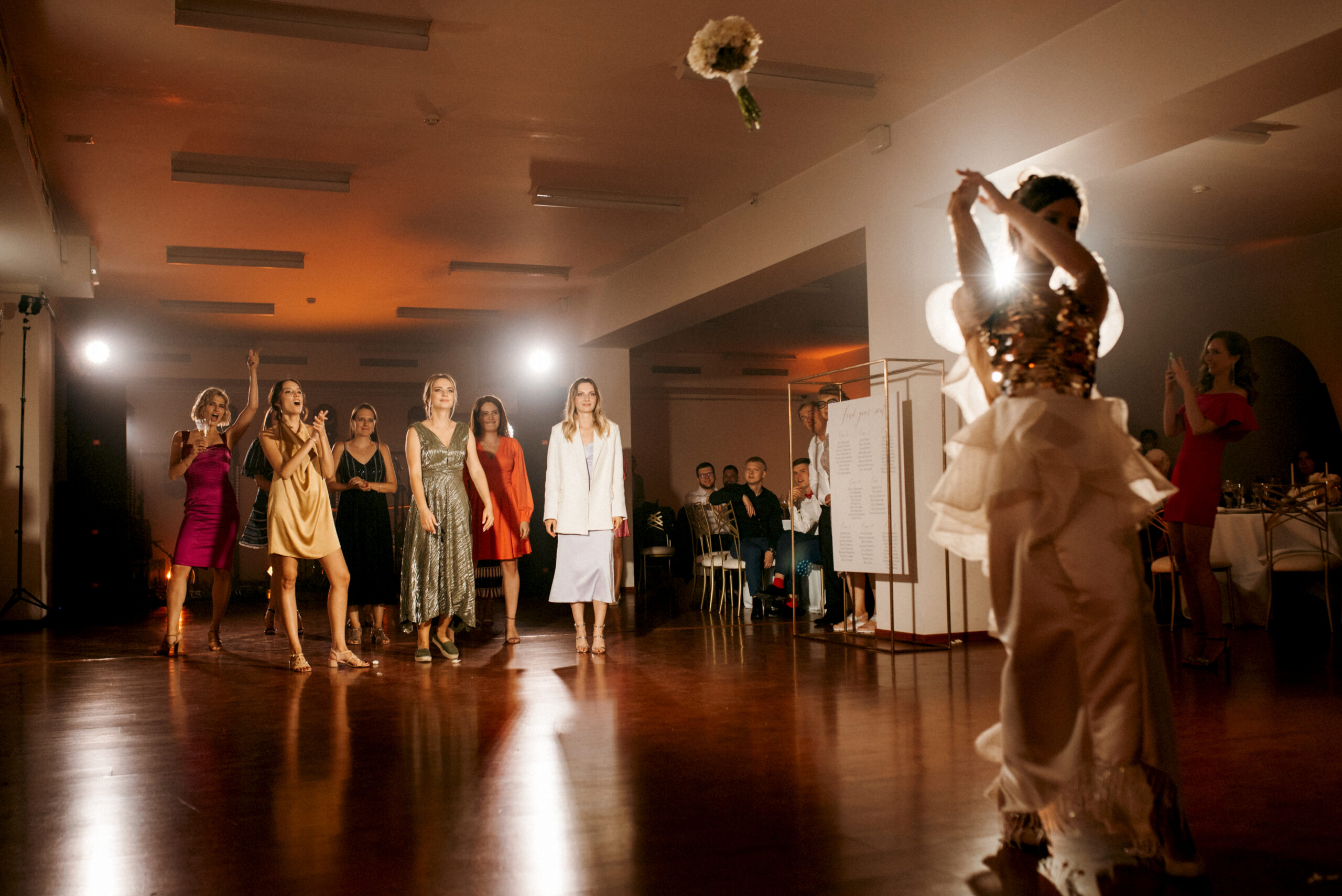 Blumenstrauß und Tanzfläche